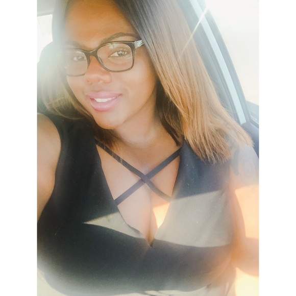 Meet your Posher, Stephanie - Picture 1 of 1